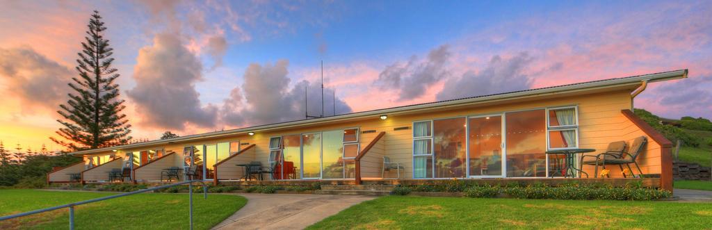 Islander Lodge Apartments Burnt Pine Exterior photo